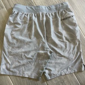 Lululemon Men's T.H.E. Short 9" Linerless LM7AAWS